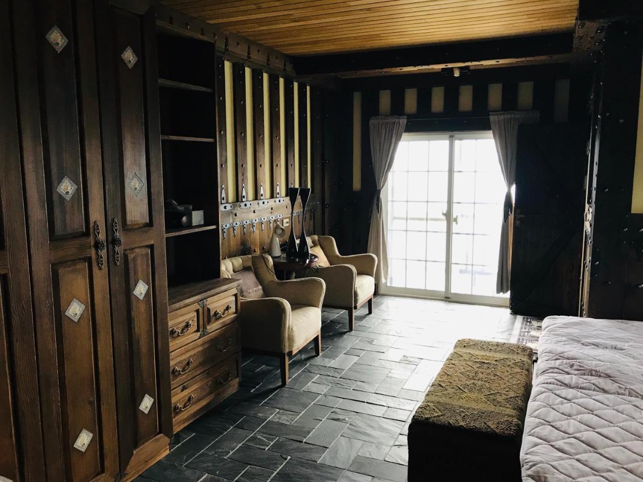 Black Forest Manor Renai Exterior photo